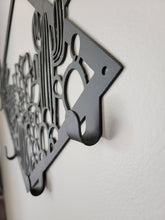 Load image into Gallery viewer, Metal Succulent/Cactus Scene with 4 Hooks