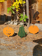 Load image into Gallery viewer, Pumpkin and Gourd Metal Yard Stakes
