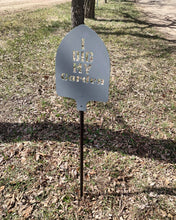 Load image into Gallery viewer, Funny Garden Stakes - Metal Shovel Puns - Garden Decor
