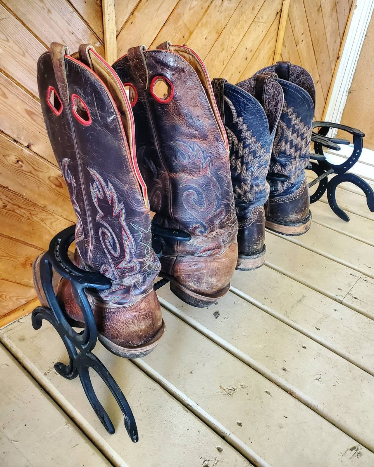 Horseshoe Boot & Shoe Rack - Lone Ridge Trading Co